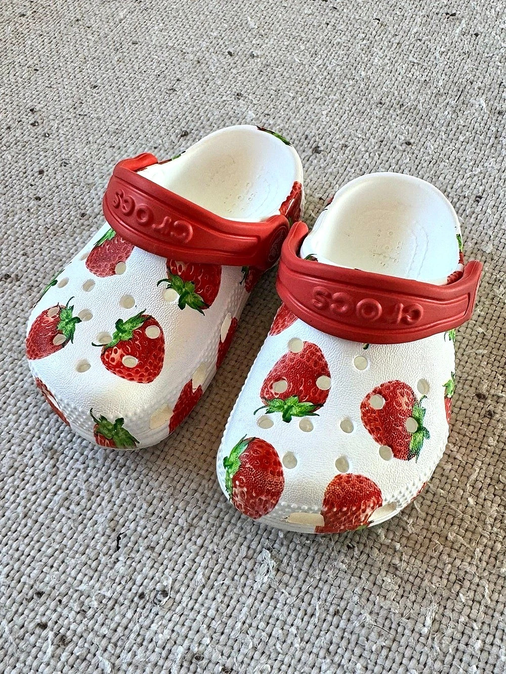 Crocs Strawberry Print Classic Clog Kids C6 Red White Fresh Fruits Shoes